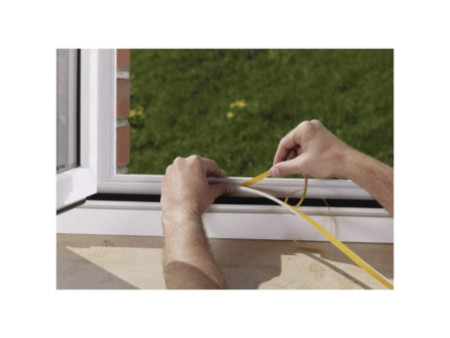 tesa Moll UNIVERSAL Calfeutrage mousse, 15 mm x 6 m, blanc