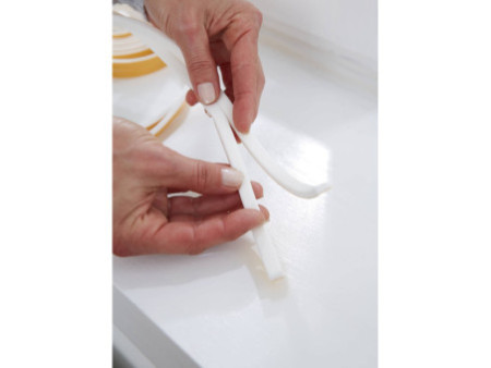 tesa Moll UNIVERSAL Calfeutrage mousse, 9 mm x 10 m, blanc