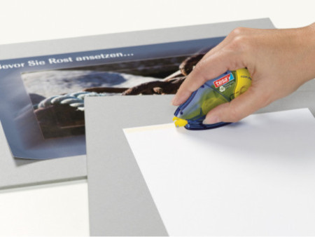 tesa ecoLogo Roller de colle rechargeable nonPERMANENT GLUE