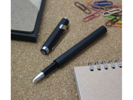 CARAN D'ACHE Stylo plume 849 CLASSIC LINE, noir