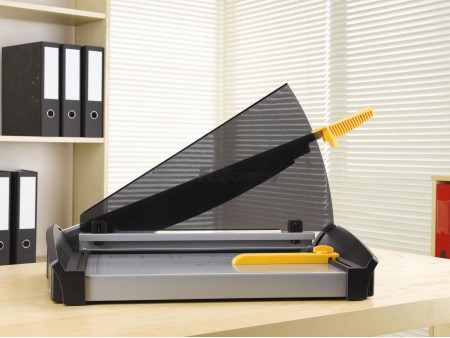 Fellowes Cisaille à levier Plasma, A4, noir/jaune