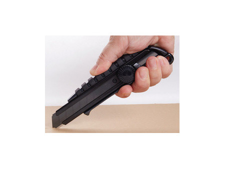 NT Cutter PMGL-EV02, boîtier en aluminium, 18 mm, noir