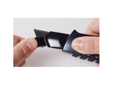 NT Cutter PMGL-EV02, boîtier en aluminium, 18 mm, noir