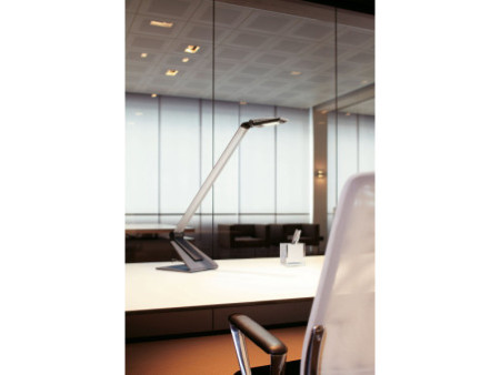MAUL Lampe de bureau à LED Maulsolaris, socle, argent