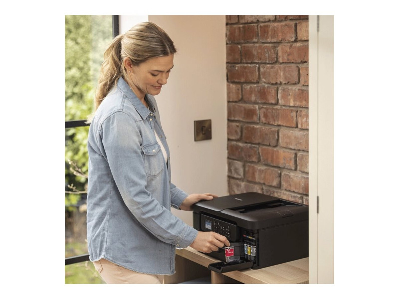 BROTHER Magenta ink cartridge yield LC521M