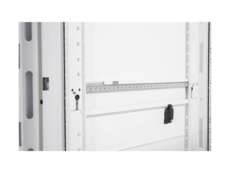 APC NetShelter SX 42U 600x1070 w/sides