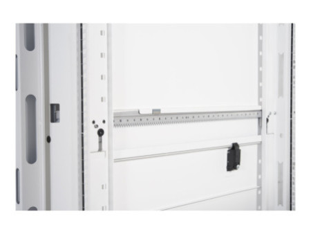 APC NetShelter SX 48U 600mm Wide x 1200